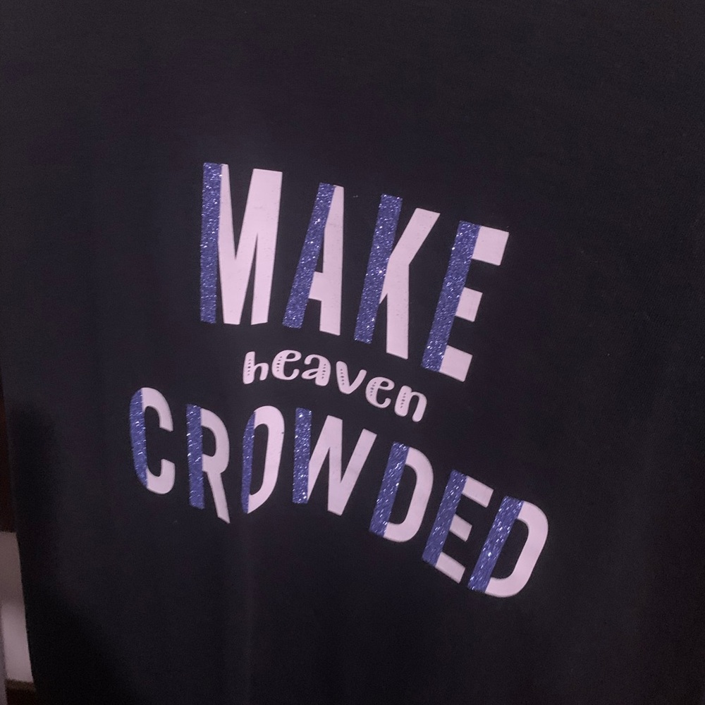 Unisex Gildan - black Shirt - Size small